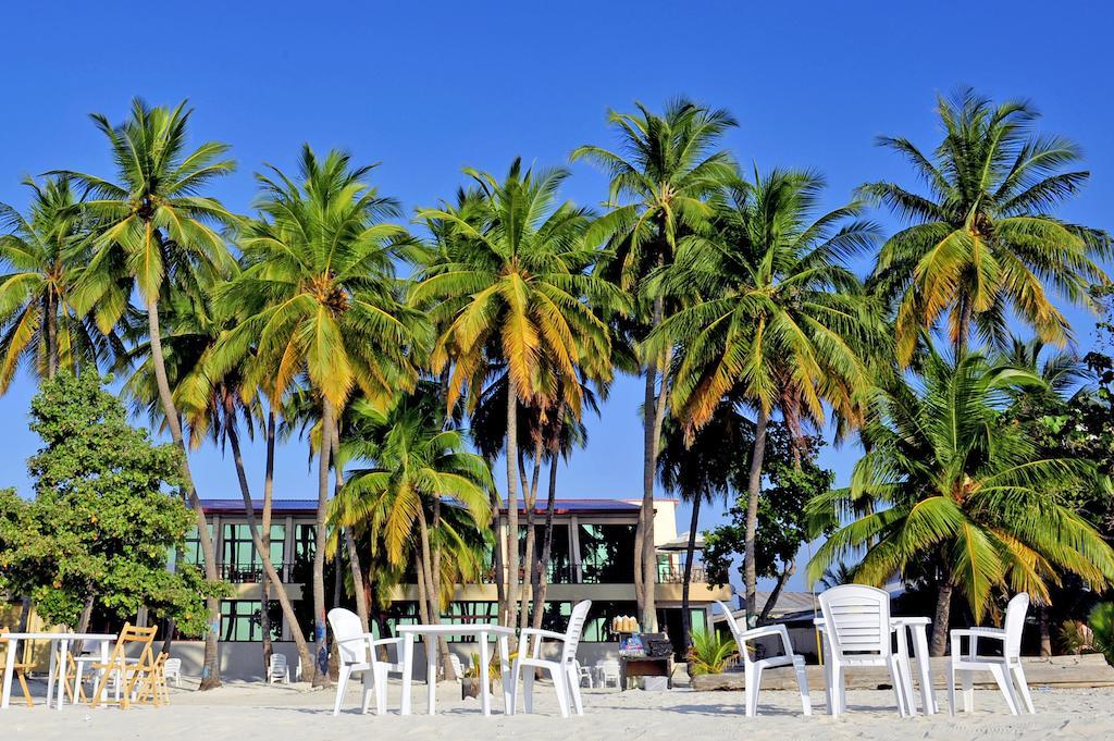 Sun Tan Beach Hotel остров Маафуши Екстериор снимка