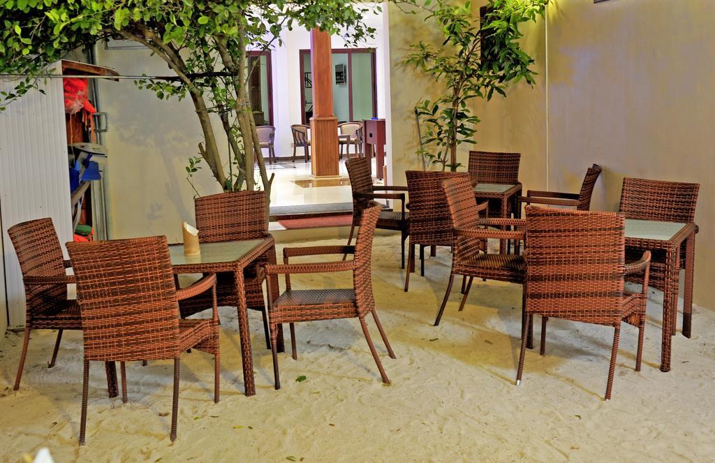 Sun Tan Beach Hotel остров Маафуши Екстериор снимка