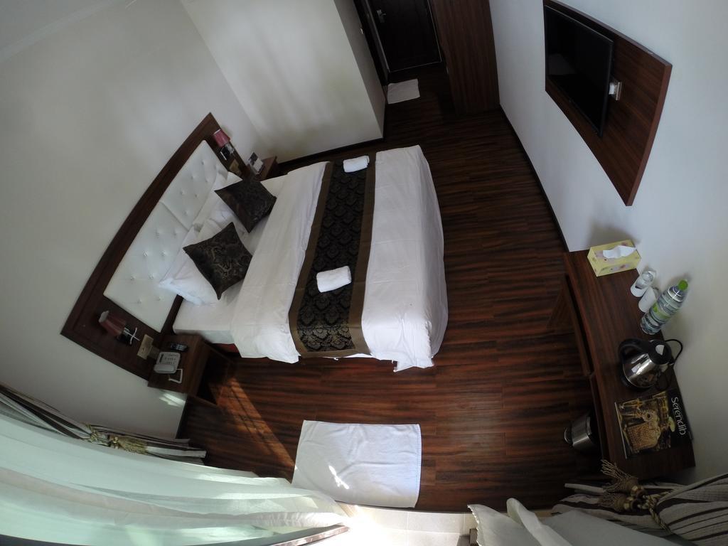 Sun Tan Beach Hotel остров Маафуши Екстериор снимка